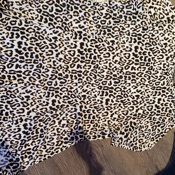 Animal Print Womens Dress Shirt - Picture 3 of 4